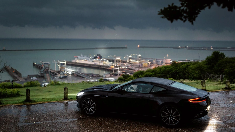 Aston Martin - Fondo de Pantalla Animado para PC, Android & iPhone