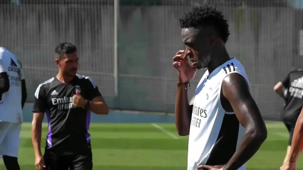 Vinicius Jr – Fondo Animado para PC, Android & iPhone